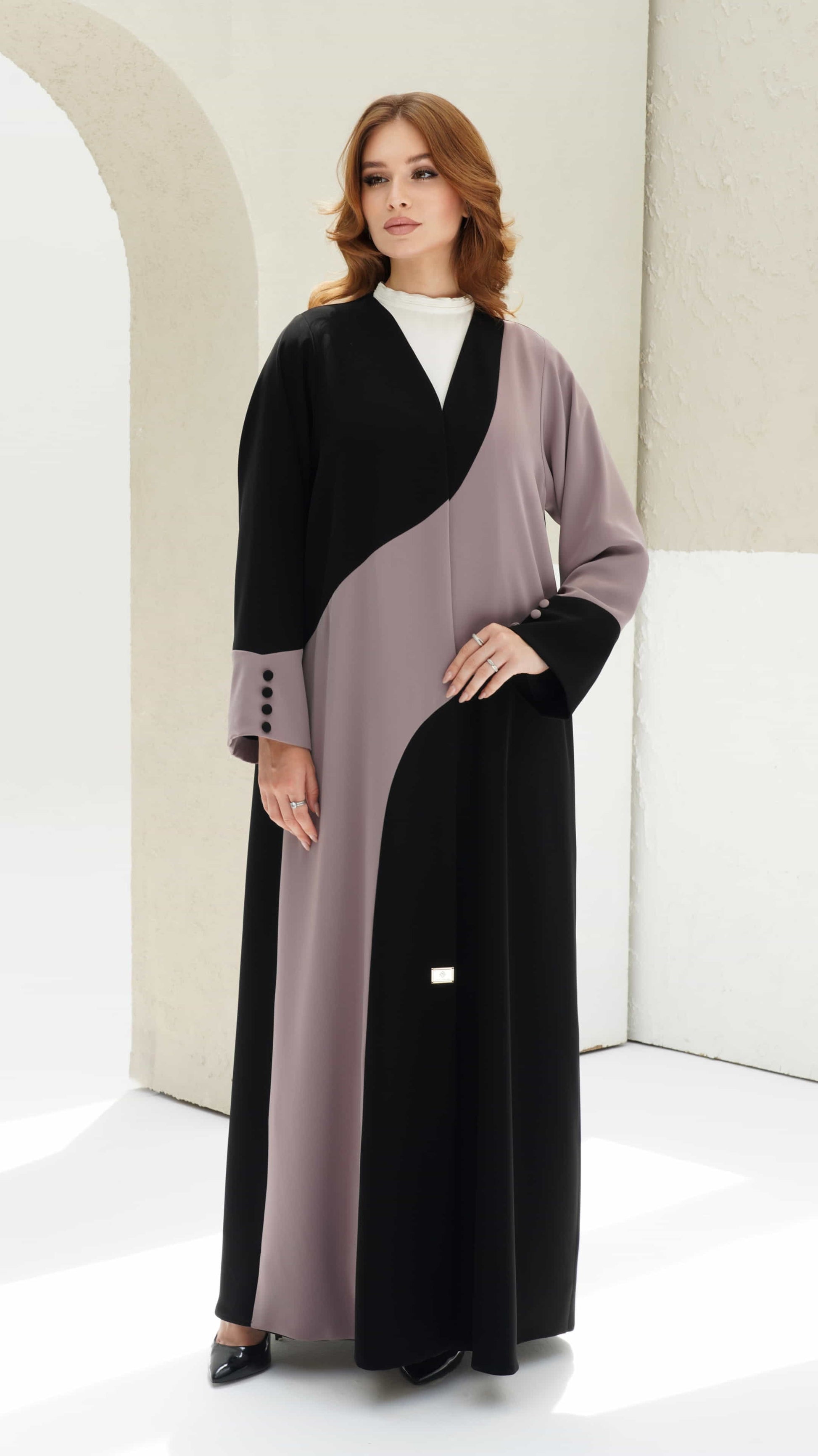 KENZA | Dual Tone Muse - Two tone luxury abaya in mauve and black with flowing panel design by Diva Atelier Dubai