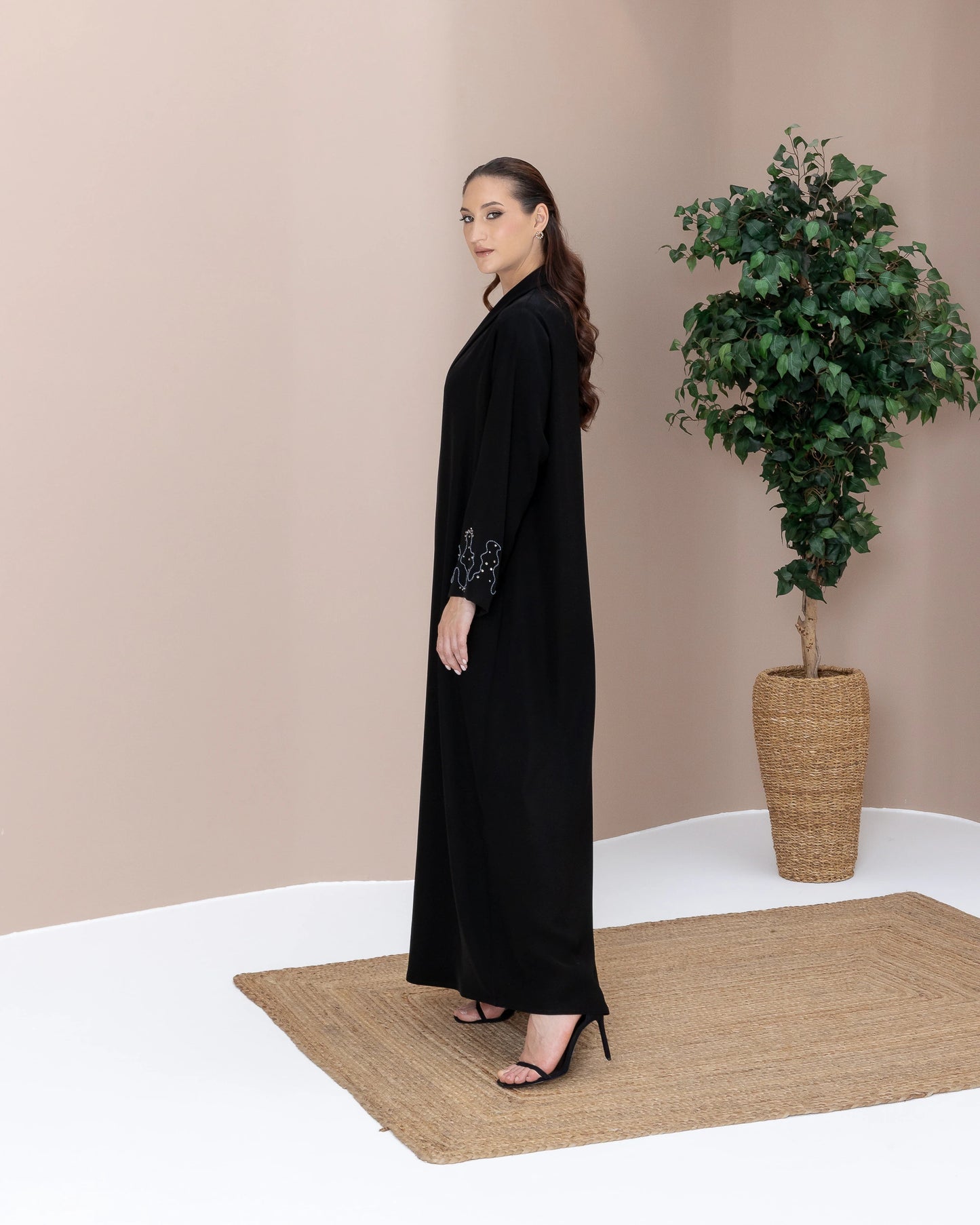 MAHREEN Noir Eclipse side-view luxury abaya featuring graceful drape and refined evening elegance