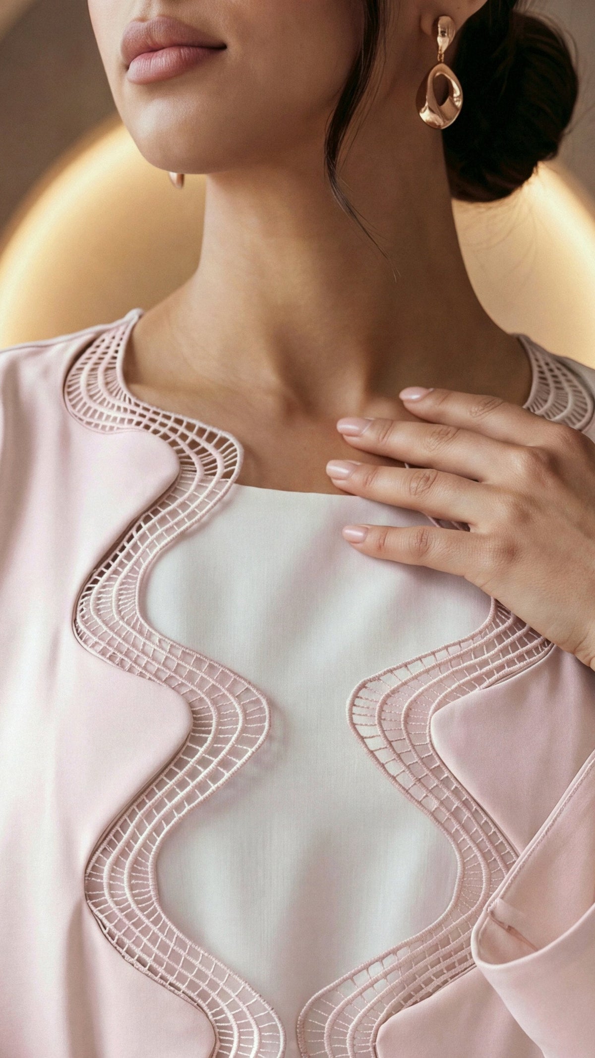 GHADEER wave embroidery at the neckline