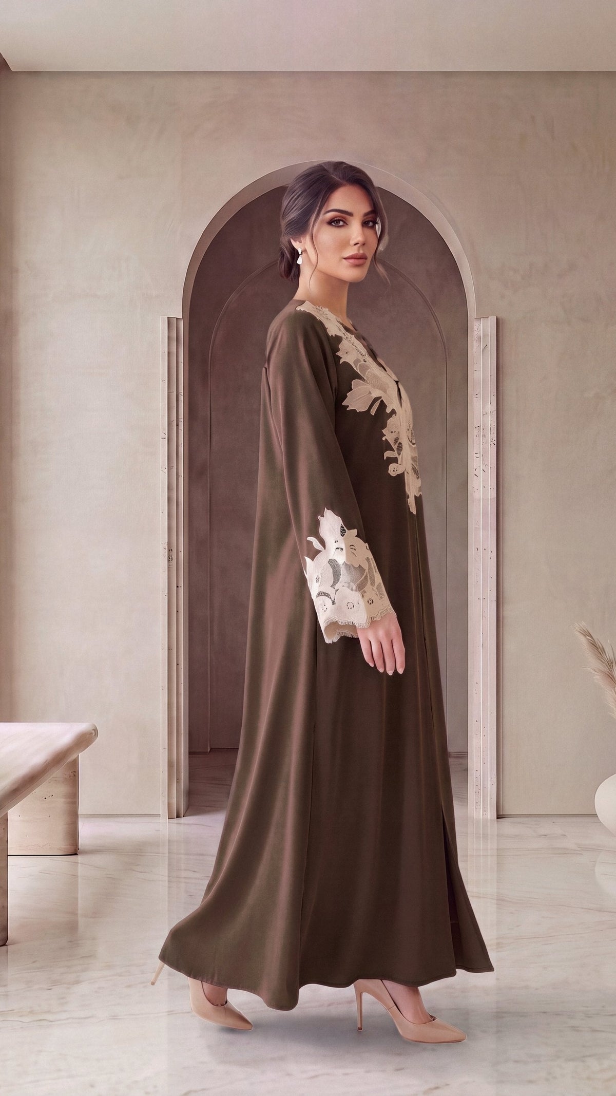 JURI chocolate abaya, side view