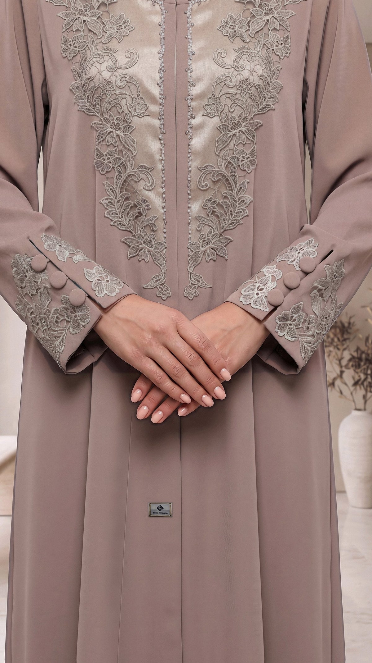 RAHAF lace cuff close-up