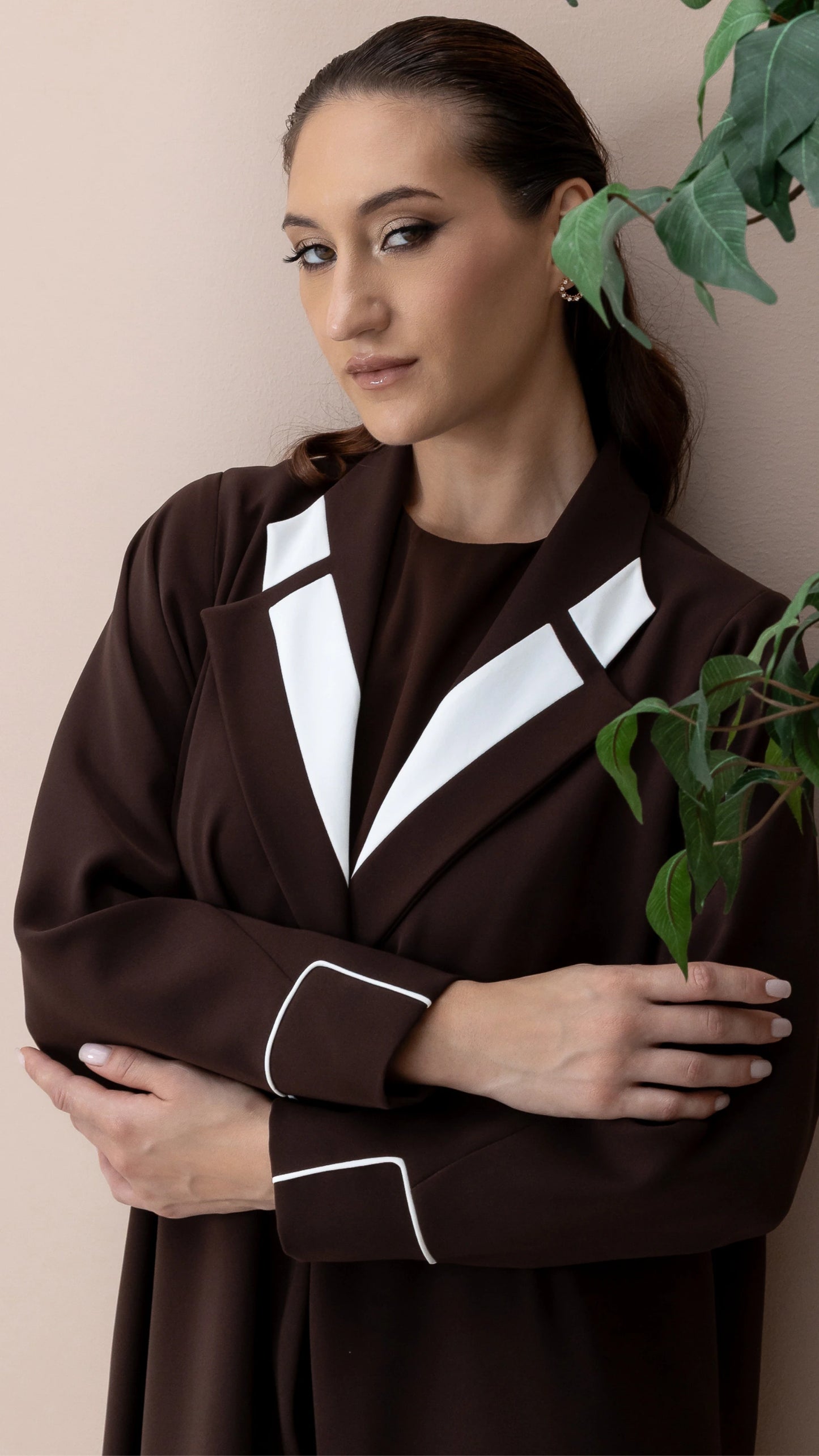 NAZRA Espresso Bianco Abaya by Diva Atelier